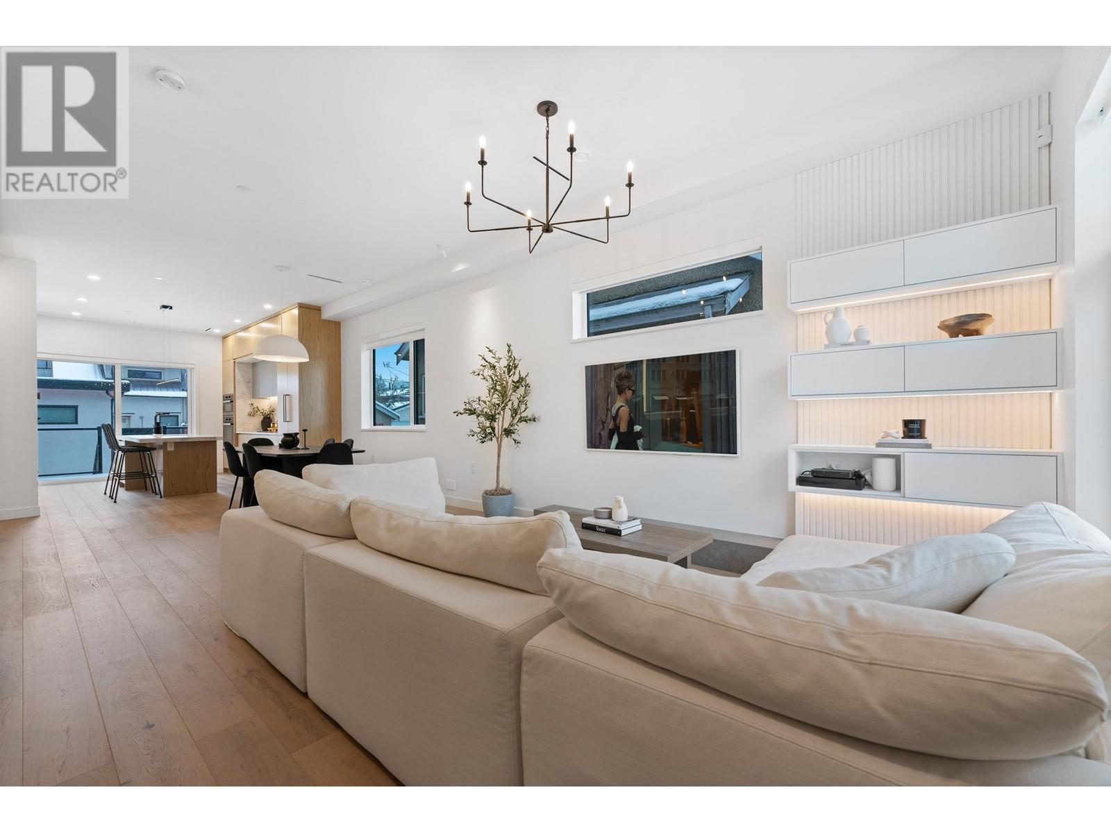 Listing Picture 3 of 35 : 258 E 37TH AVENUE, Vancouver / 溫哥華 - 魯藝地產 Yvonne Lu Group - MLS Medallion Club Member