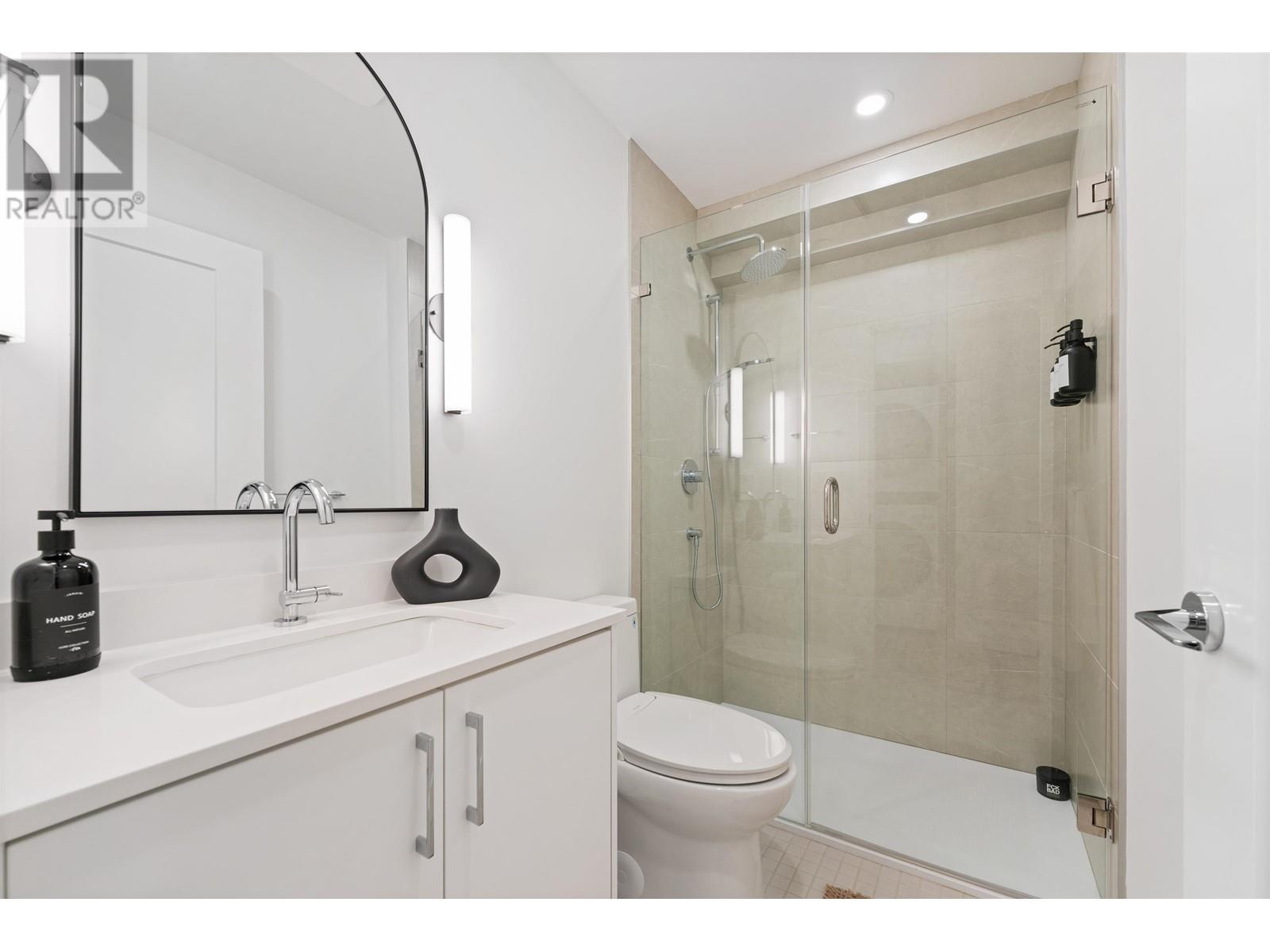 Listing Picture 31 of 35 : 258 E 37TH AVENUE, Vancouver / 溫哥華 - 魯藝地產 Yvonne Lu Group - MLS Medallion Club Member