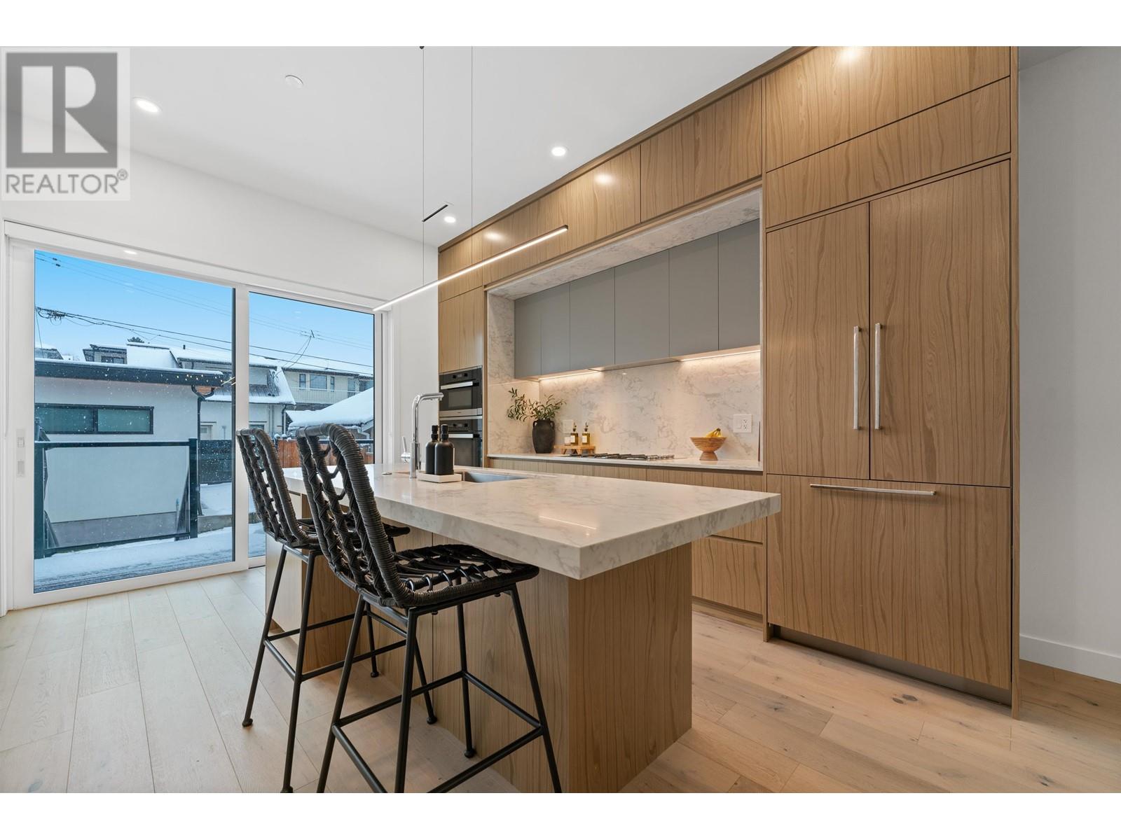 Listing Picture 6 of 35 : 258 E 37TH AVENUE, Vancouver / 溫哥華 - 魯藝地產 Yvonne Lu Group - MLS Medallion Club Member