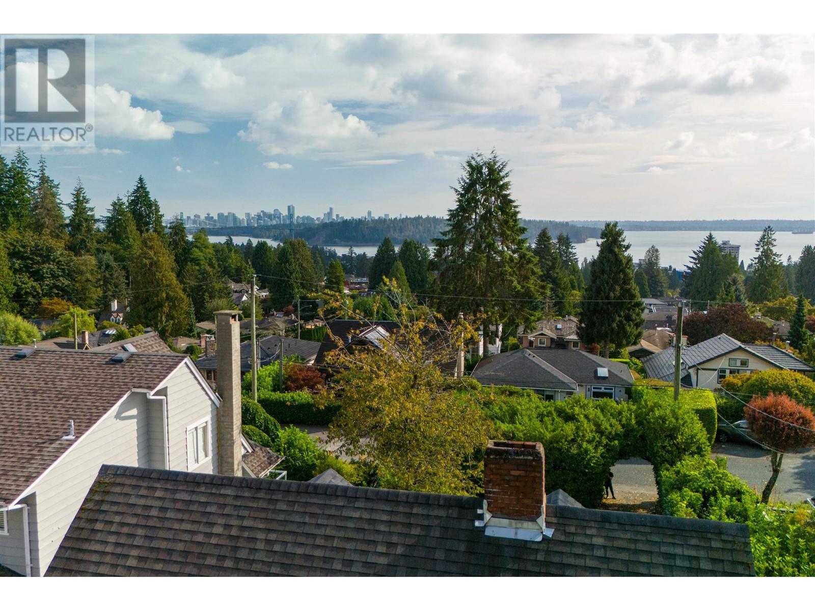 1427 Lawson Avenue, West Vancouver, British Columbia  V7T 2E9 - Photo 10 - R2965561