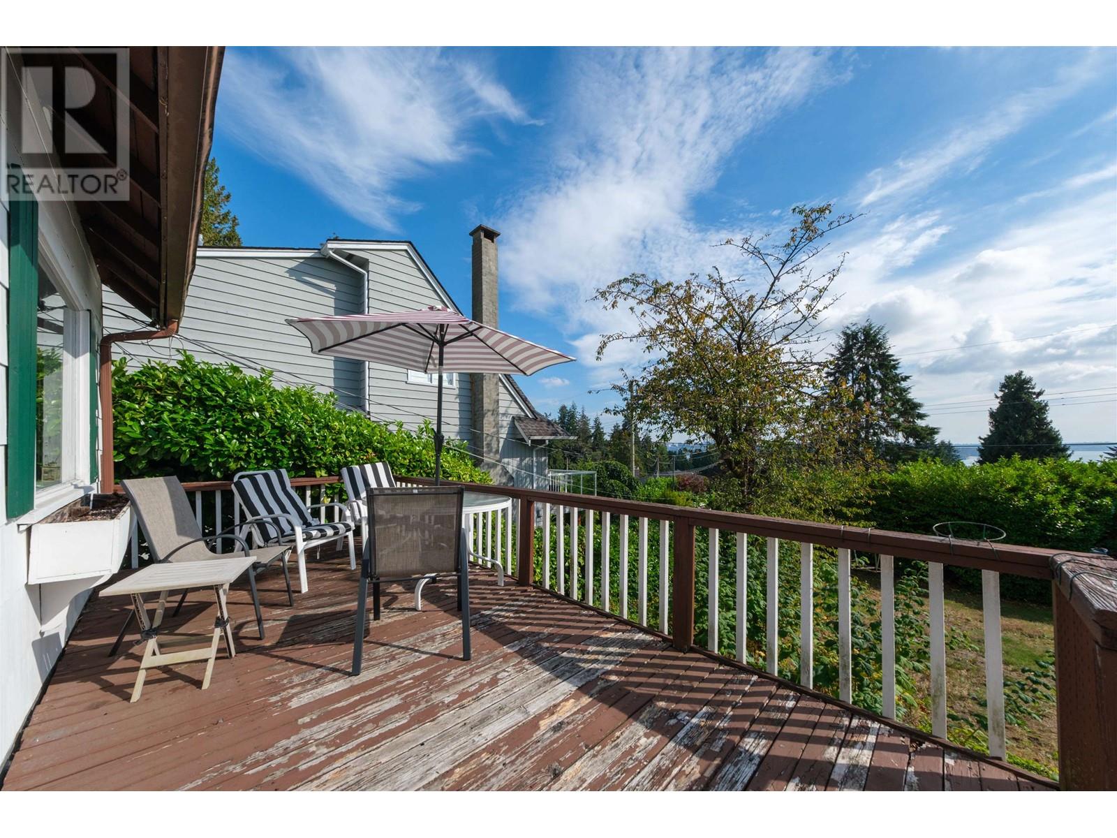 1427 Lawson Avenue, West Vancouver, British Columbia  V7T 2E9 - Photo 7 - R2965561
