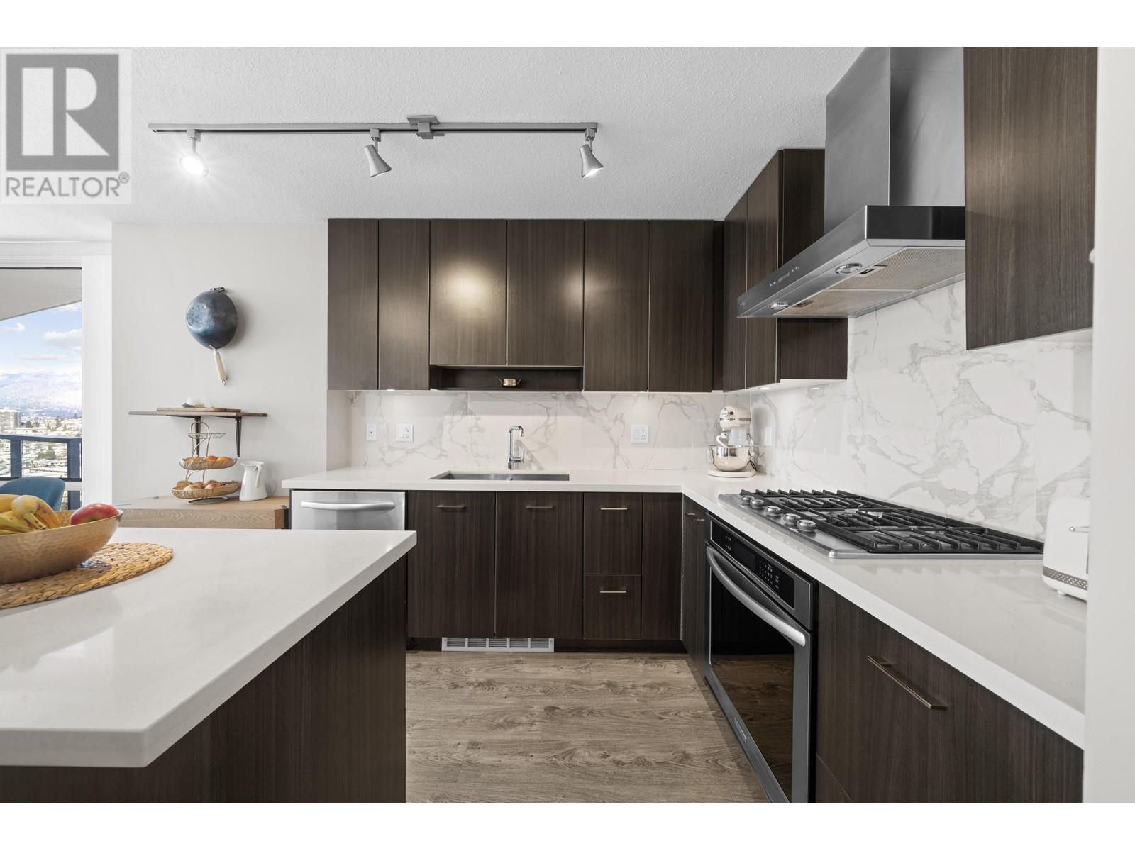 Listing Picture 3 of 40 : 3201 4189 HALIFAX STREET, Burnaby / 本拿比 - 魯藝地產 Yvonne Lu Group - MLS Medallion Club Member