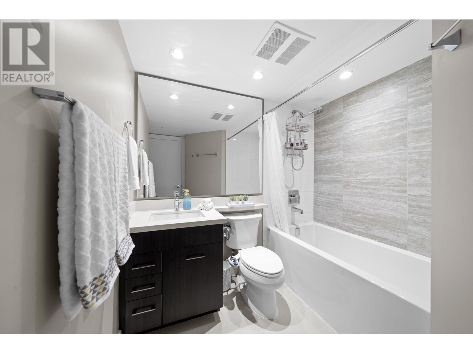 Listing Picture 22 of 40 : 3201 4189 HALIFAX STREET, Burnaby / 本拿比 - 魯藝地產 Yvonne Lu Group - MLS Medallion Club Member