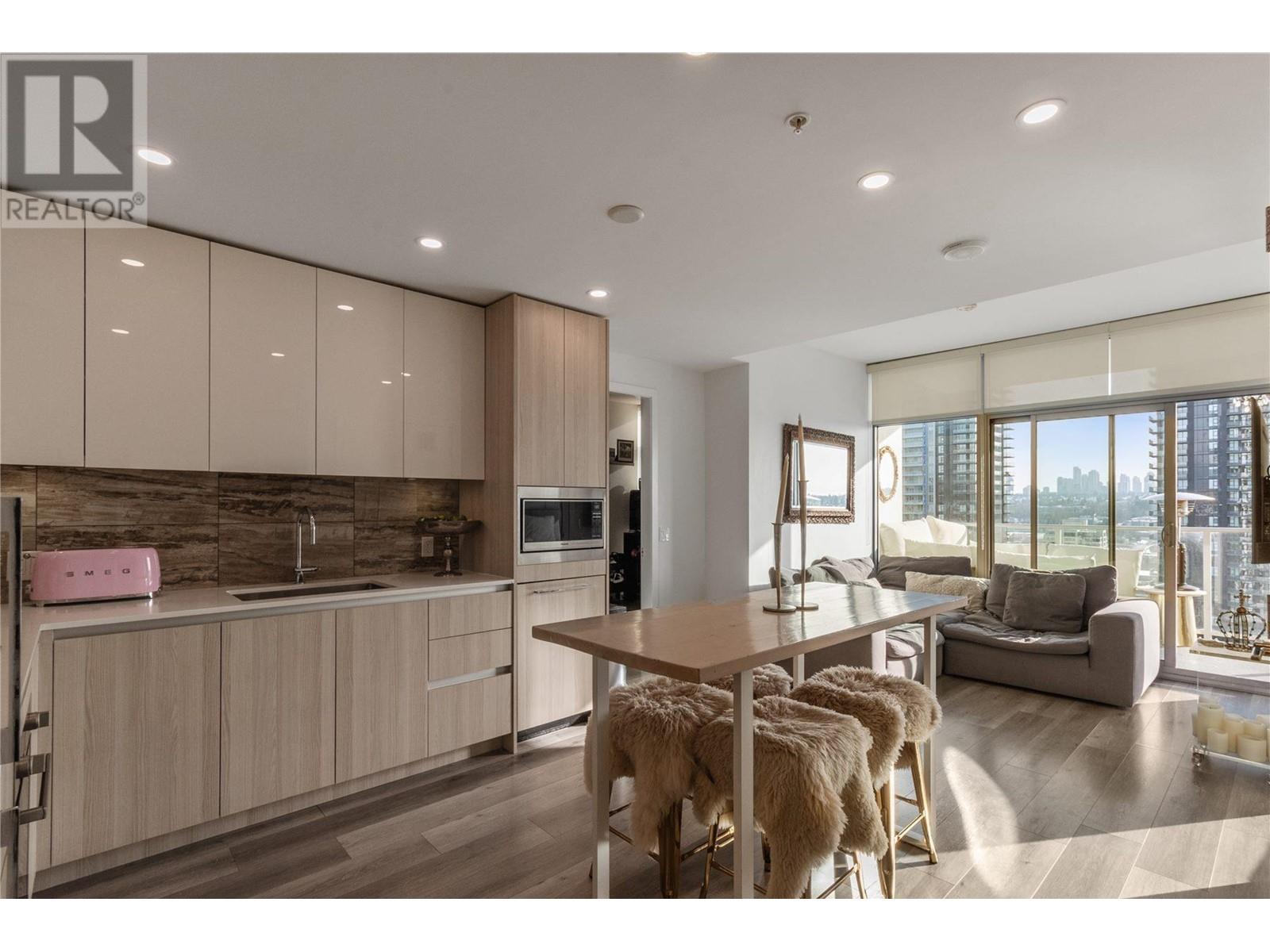 Listing Picture 3 of 28 : 2005 1888 GILMORE AVENUE, Burnaby / 本拿比 - 魯藝地產 Yvonne Lu Group - MLS Medallion Club Member