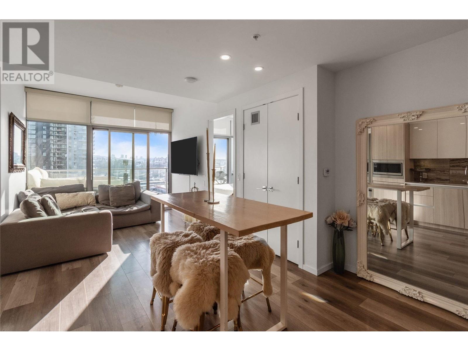 Listing Picture 7 of 28 : 2005 1888 GILMORE AVENUE, Burnaby / 本拿比 - 魯藝地產 Yvonne Lu Group - MLS Medallion Club Member