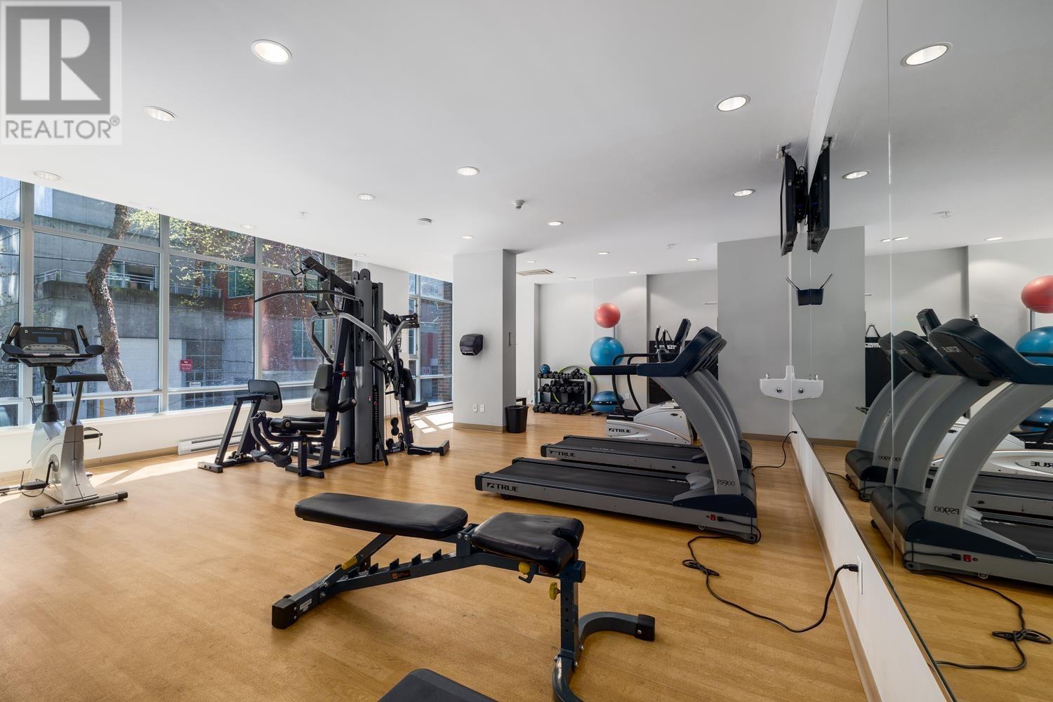 Listing Picture 34 of 37 : 103 1088 RICHARDS STREET, Vancouver / 溫哥華 - 魯藝地產 Yvonne Lu Group - MLS Medallion Club Member