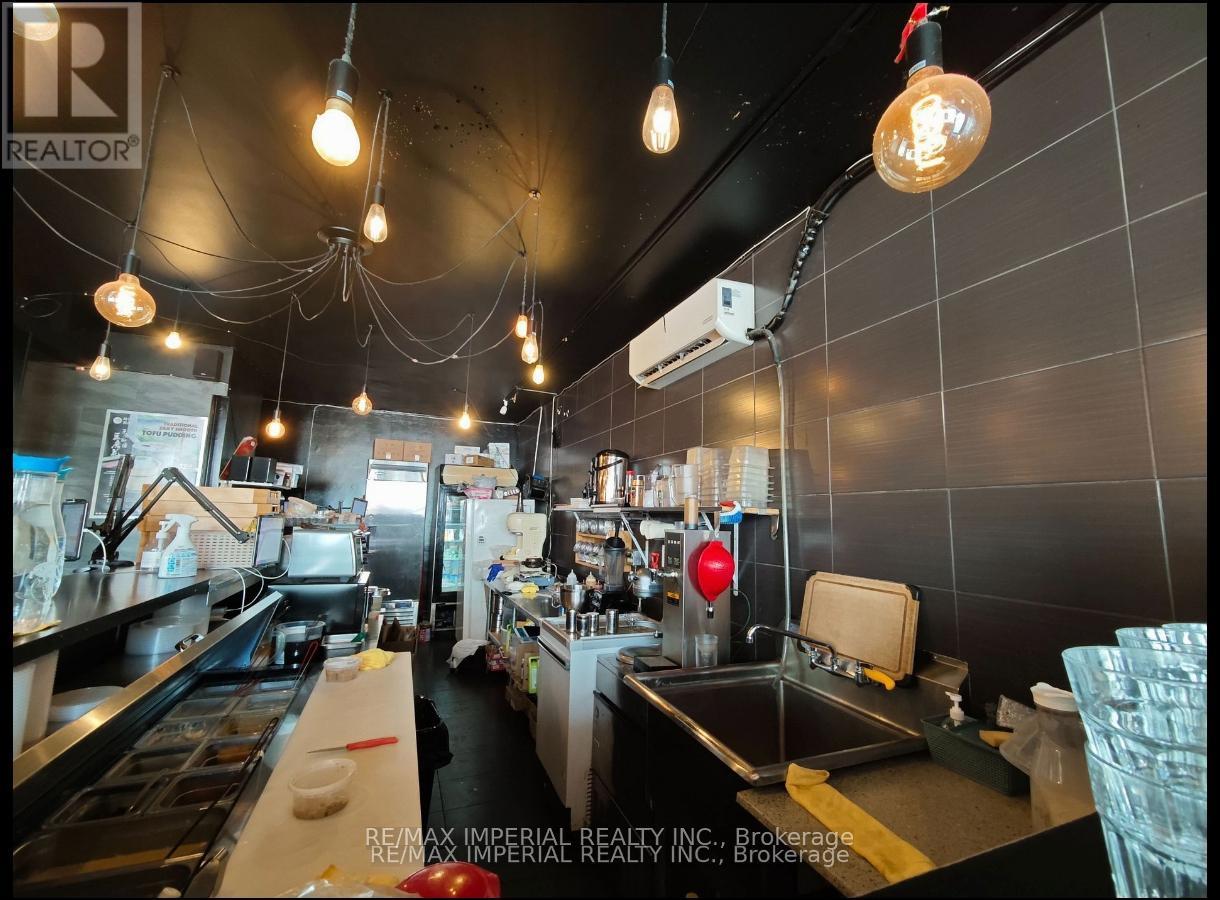 5322 Yonge Street, Toronto (Willowdale West), Ontario  M2N 5P9 - Photo 2 - C11966576