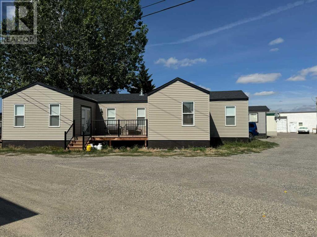 1048 Elk Avenue, Pincher Creek, Alberta  T0K 1W0 - Photo 6 - A2162951