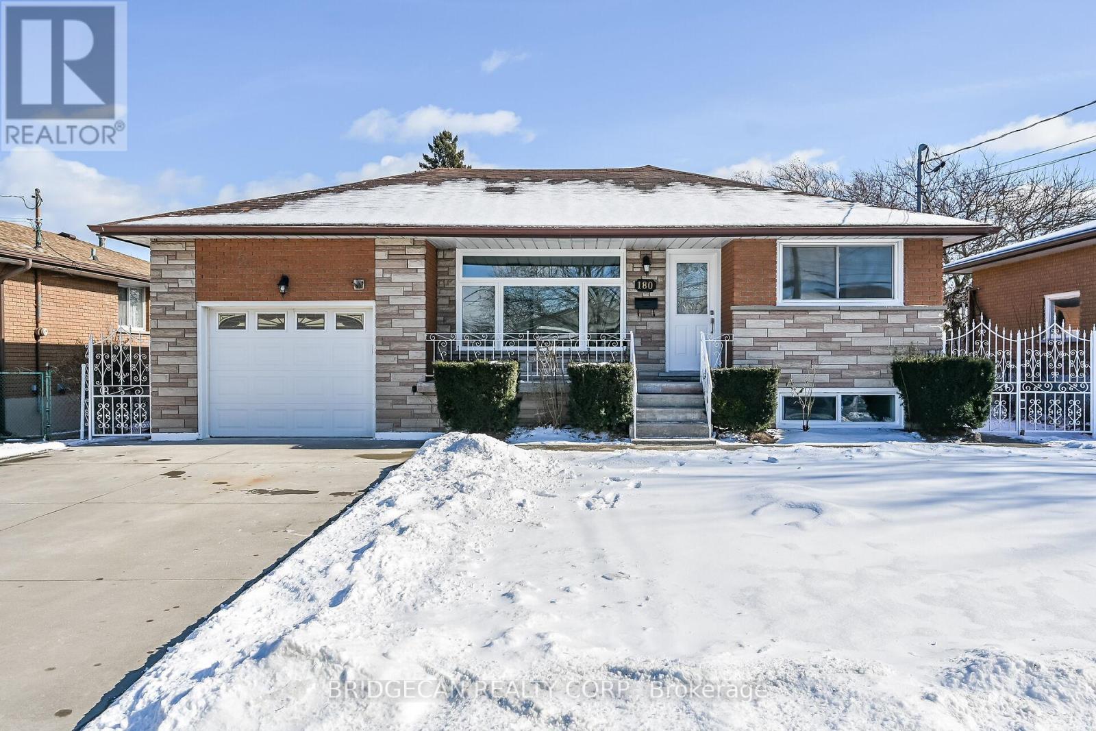 180 Oakland Drive, Hamilton, Ontario  L8E 1B6 - Photo 2 - X11966582