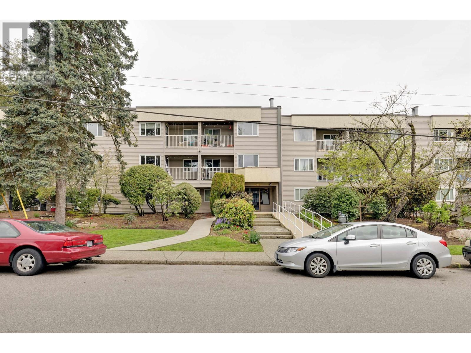 213 1209 Howie Avenue, Coquitlam, British Columbia  V3J 1T9 - Photo 2 - R2965588