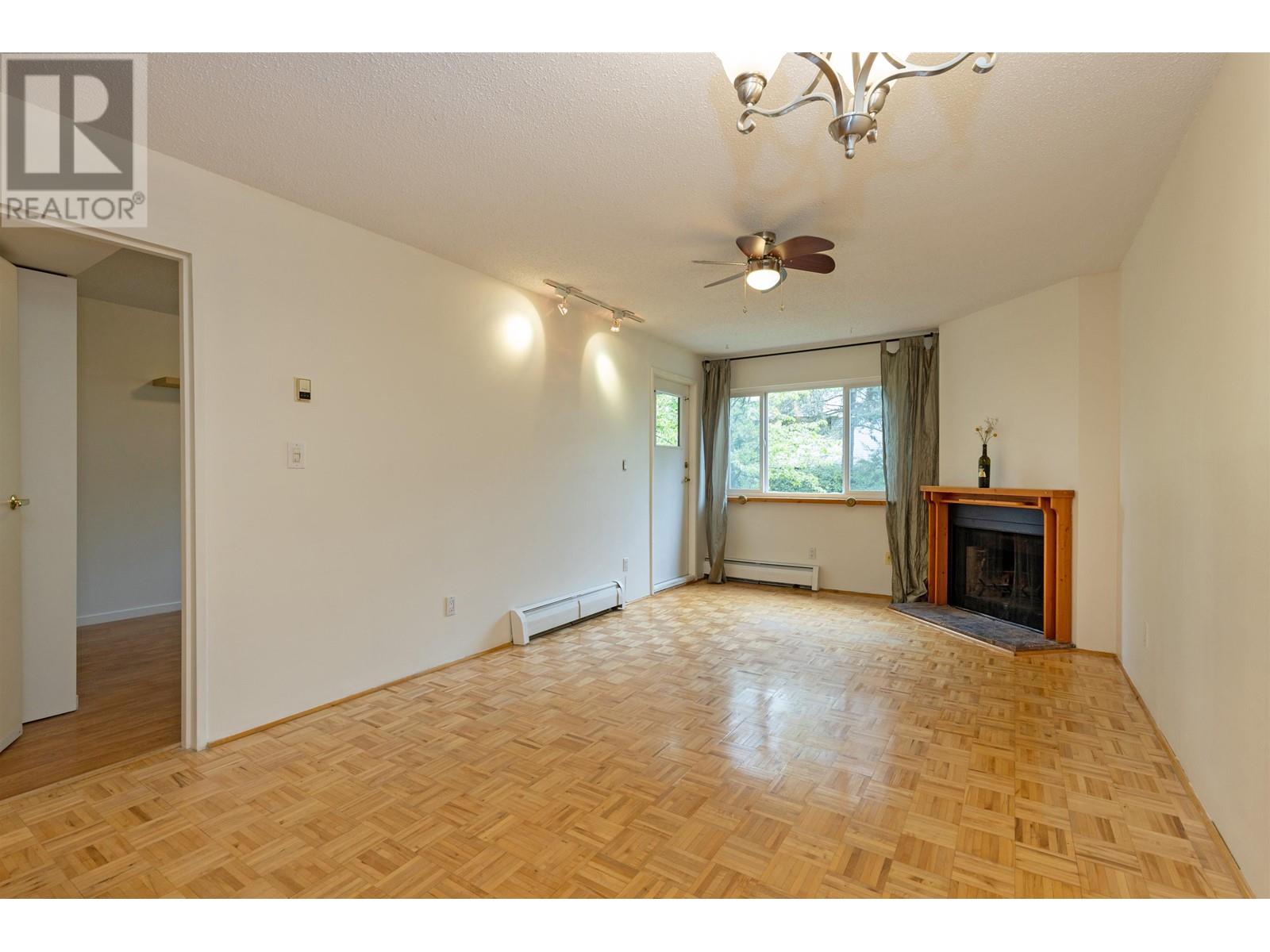 213 1209 Howie Avenue, Coquitlam, British Columbia  V3J 1T9 - Photo 3 - R2965588