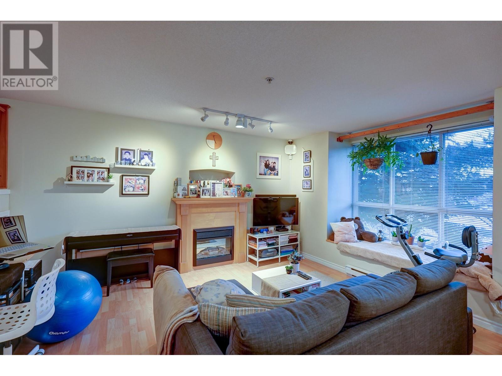 Listing Picture 2 of 20 : 62 7128 STRIDE AVENUE, Burnaby / 本拿比 - 魯藝地產 Yvonne Lu Group - MLS Medallion Club Member