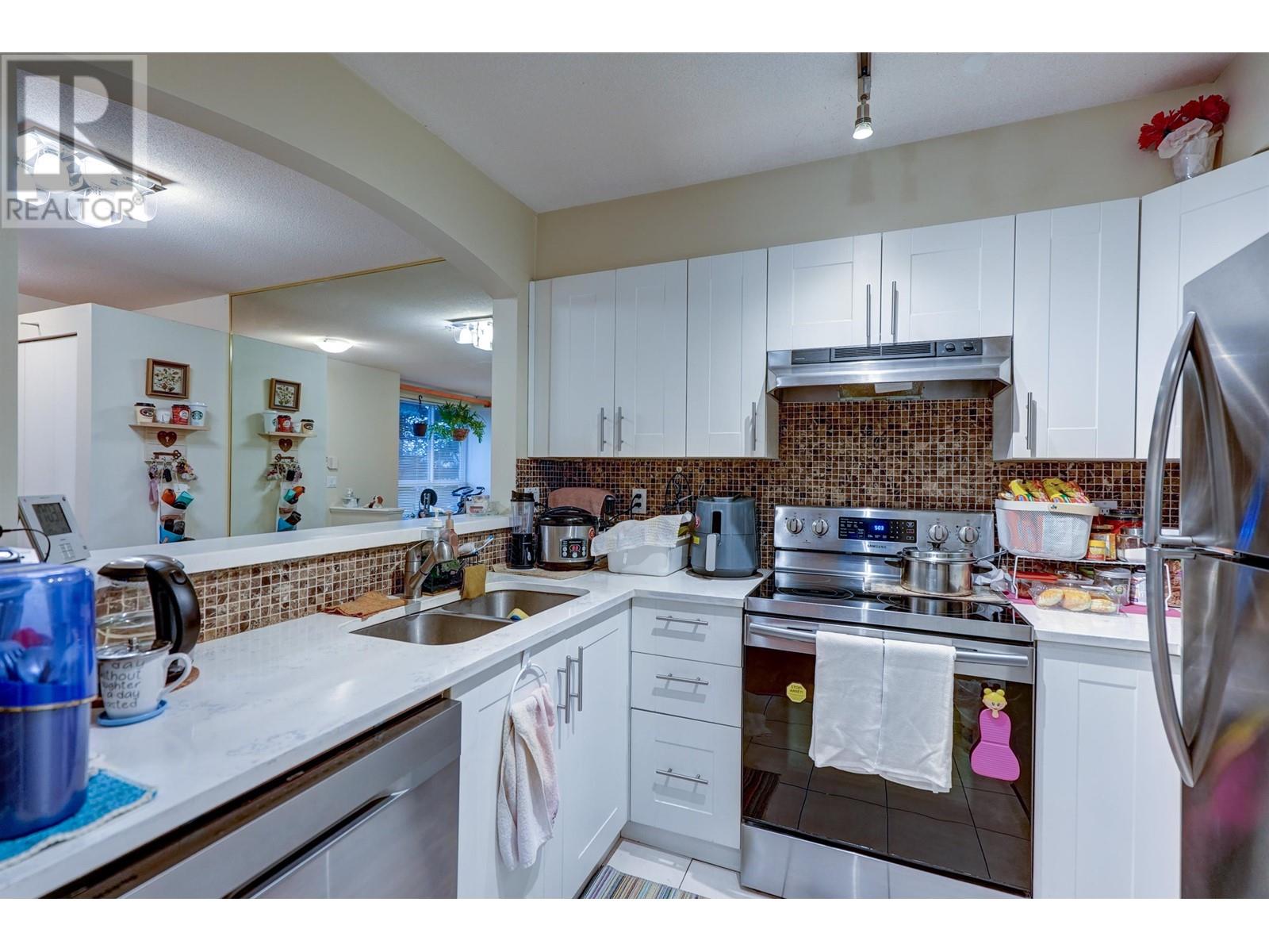 Listing Picture 6 of 20 : 62 7128 STRIDE AVENUE, Burnaby / 本拿比 - 魯藝地產 Yvonne Lu Group - MLS Medallion Club Member
