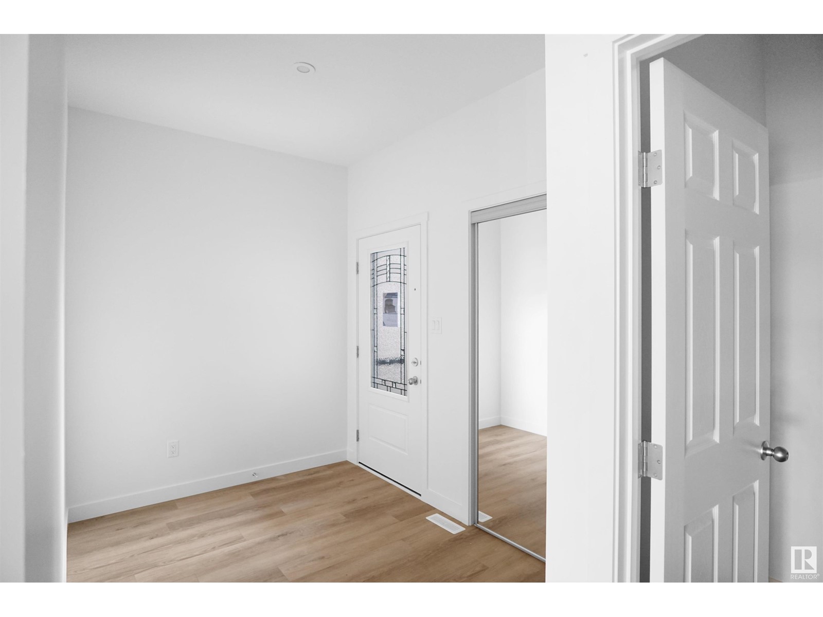 Property at 1332 11 AV NW image 2