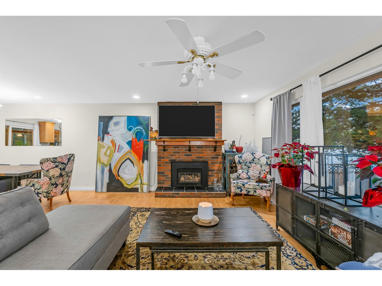 Property at 1579 136 STREET image 4
