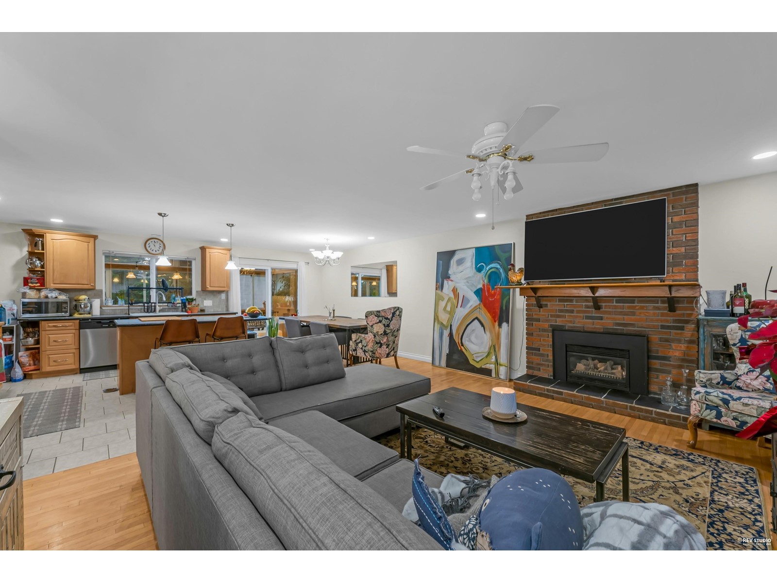 Property at 1579 136 STREET image 3