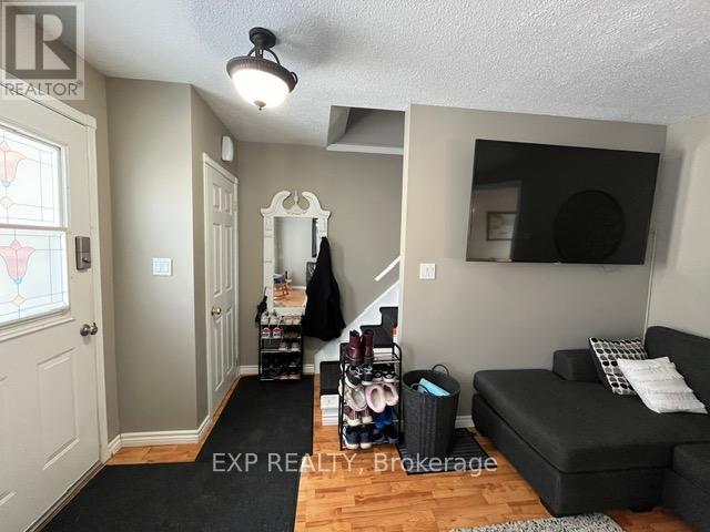 42 Manley Crescent, Thorold, Ontario  L2V 4K3 - Photo 6 - X11966673