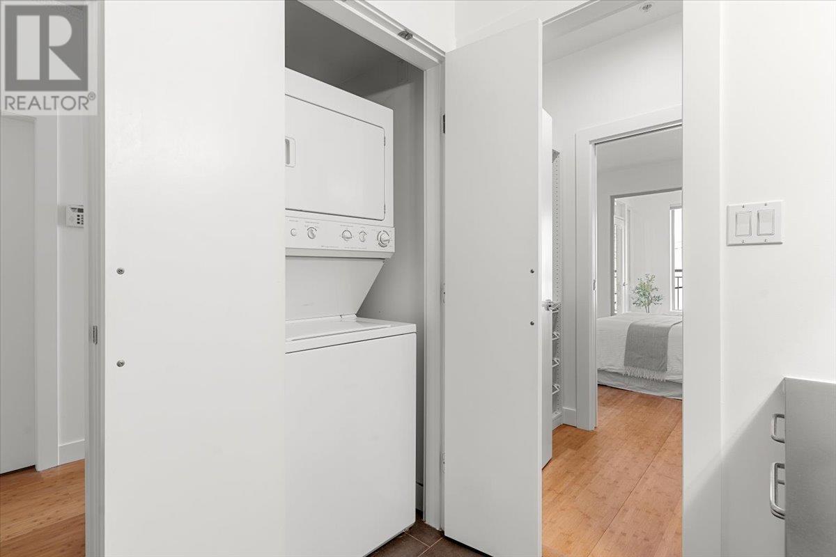 Listing Picture 17 of 26 : 210 205 E 10TH AVENUE, Vancouver / 溫哥華 - 魯藝地產 Yvonne Lu Group - MLS Medallion Club Member