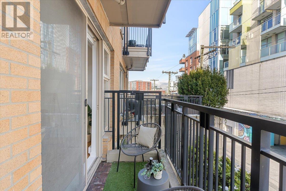 Listing Picture 19 of 26 : 210 205 E 10TH AVENUE, Vancouver / 溫哥華 - 魯藝地產 Yvonne Lu Group - MLS Medallion Club Member