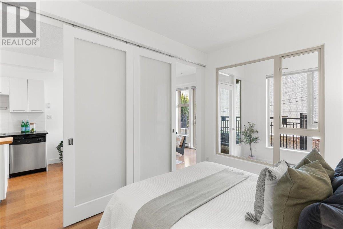 Listing Picture 12 of 26 : 210 205 E 10TH AVENUE, Vancouver / 溫哥華 - 魯藝地產 Yvonne Lu Group - MLS Medallion Club Member