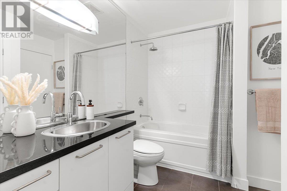 Listing Picture 15 of 26 : 210 205 E 10TH AVENUE, Vancouver / 溫哥華 - 魯藝地產 Yvonne Lu Group - MLS Medallion Club Member