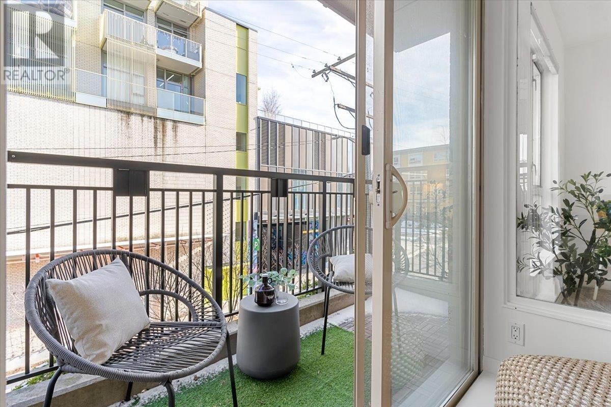 Listing Picture 18 of 26 : 210 205 E 10TH AVENUE, Vancouver / 溫哥華 - 魯藝地產 Yvonne Lu Group - MLS Medallion Club Member