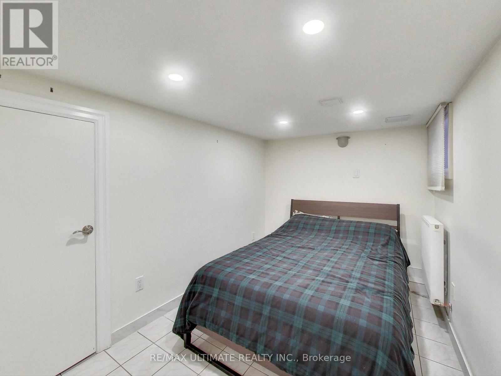 B - 1652 Dufferin Street, Toronto, Ontario  M6H 3L8 - Photo 14 - W11966705