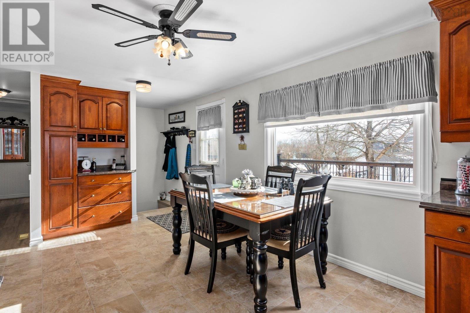 19 Sidney Crescent, Eastern Passage, Nova Scotia  B3G 1H8 - Photo 12 - 202502676