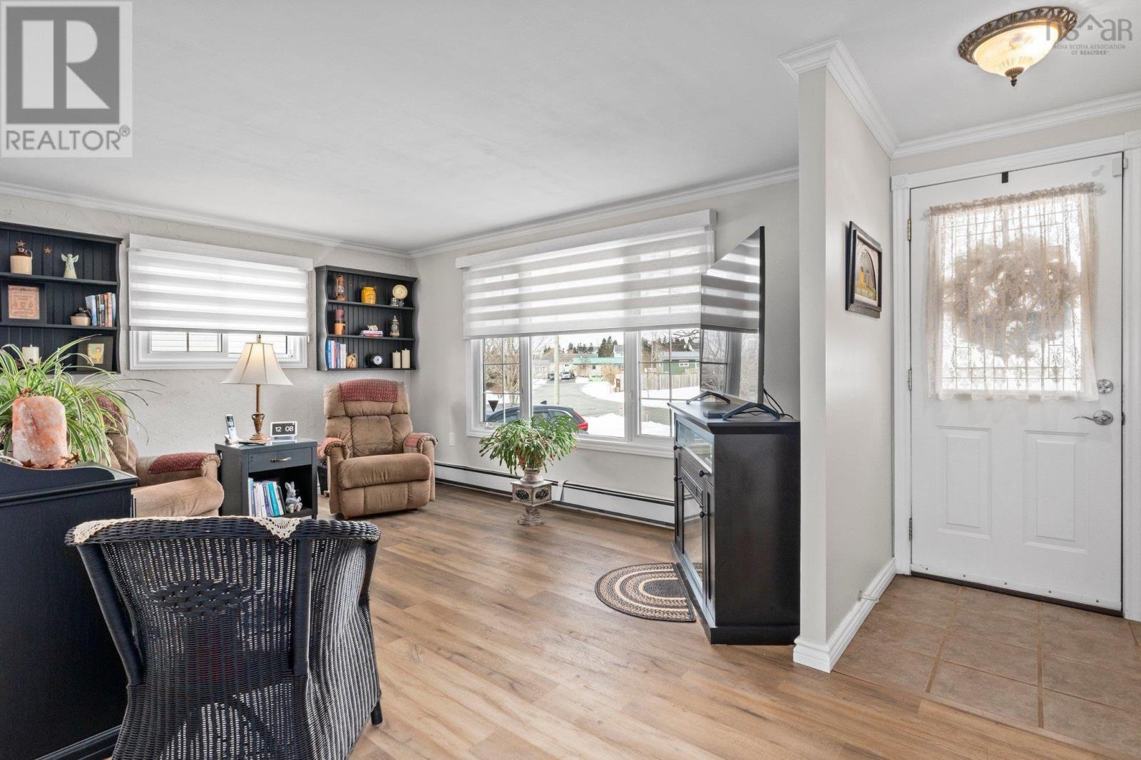 19 Sidney Crescent, Eastern Passage, Nova Scotia  B3G 1H8 - Photo 4 - 202502676