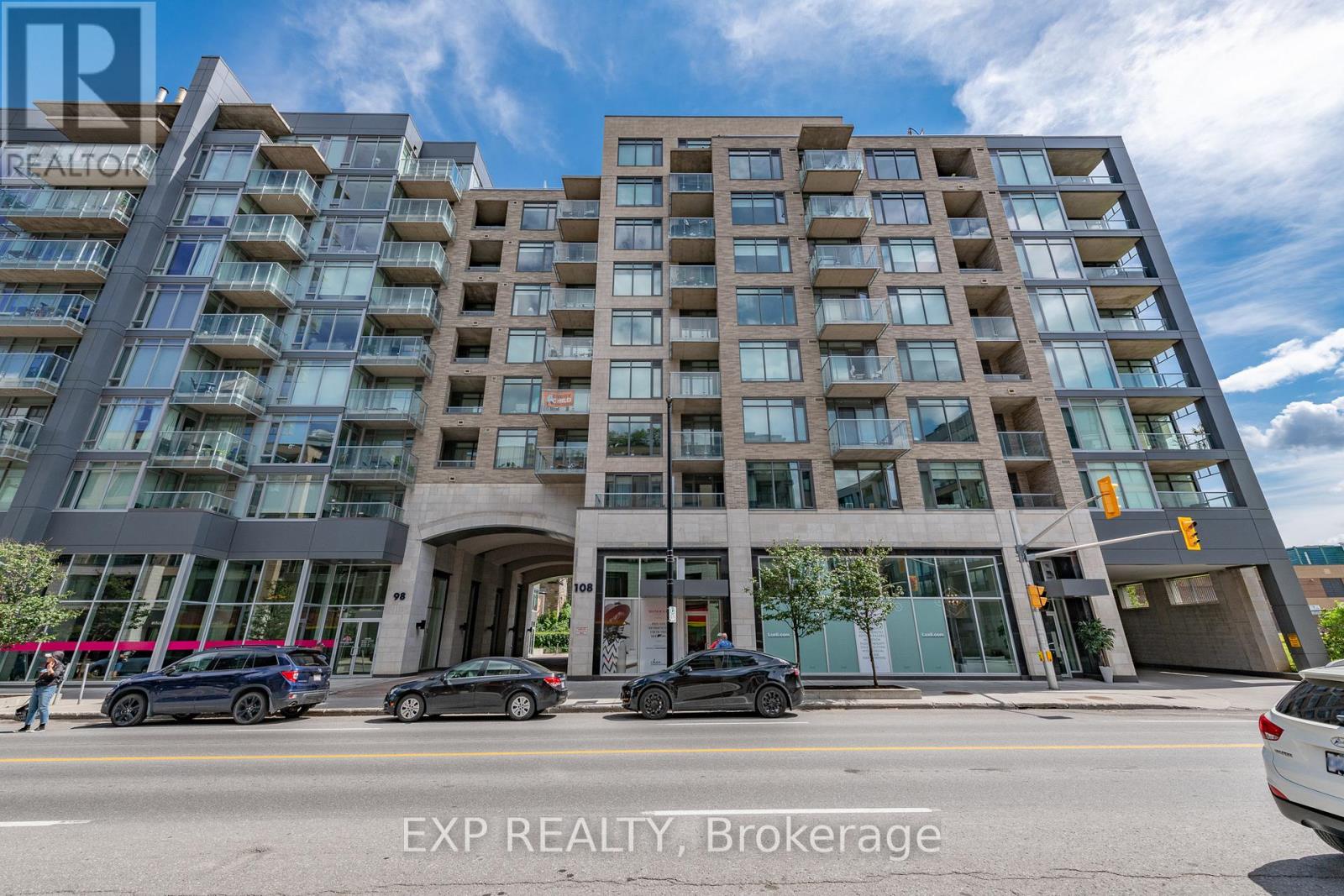 Property at 303 - 108 RICHMOND ROAD image 2