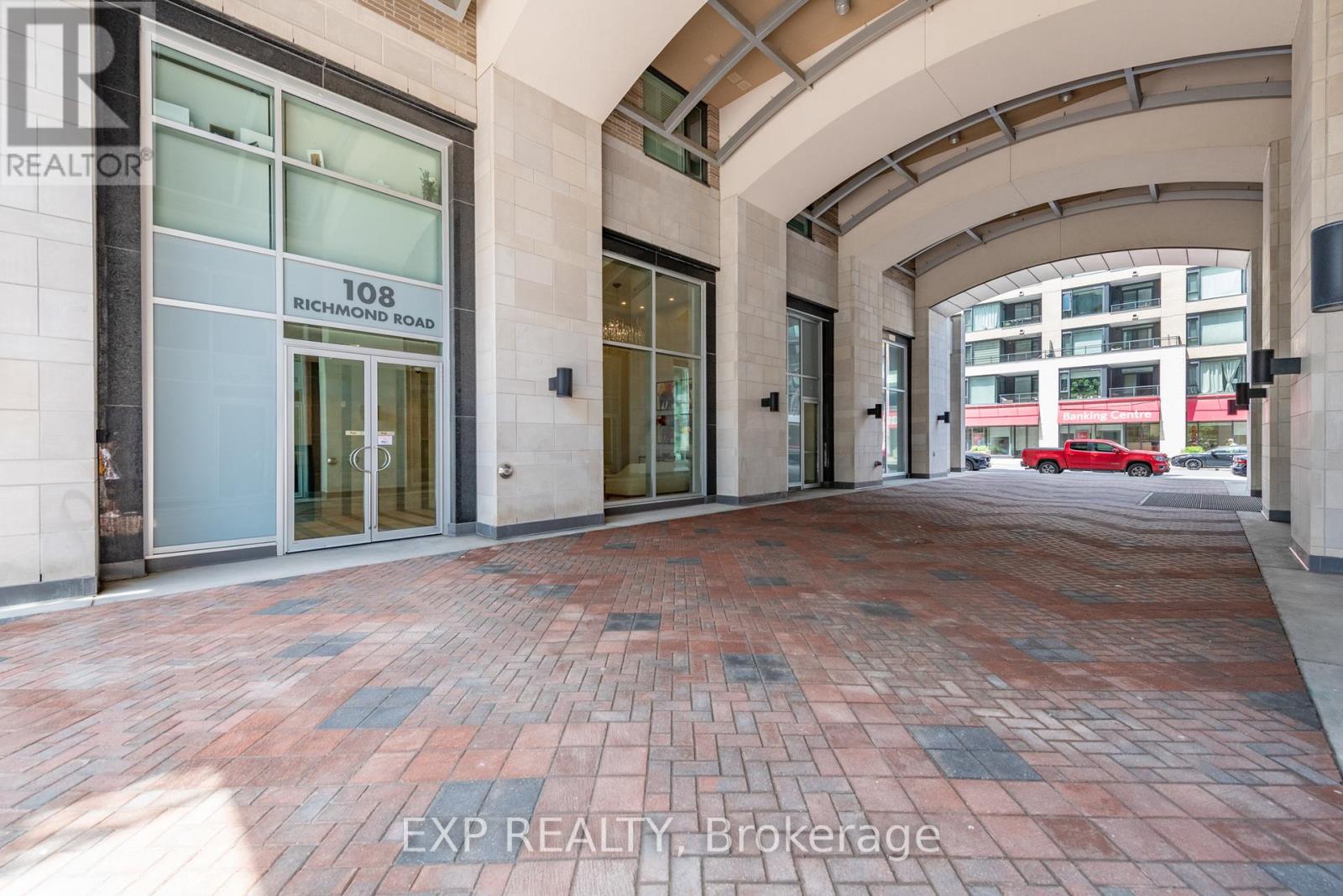 Property at 303 - 108 RICHMOND ROAD image 3