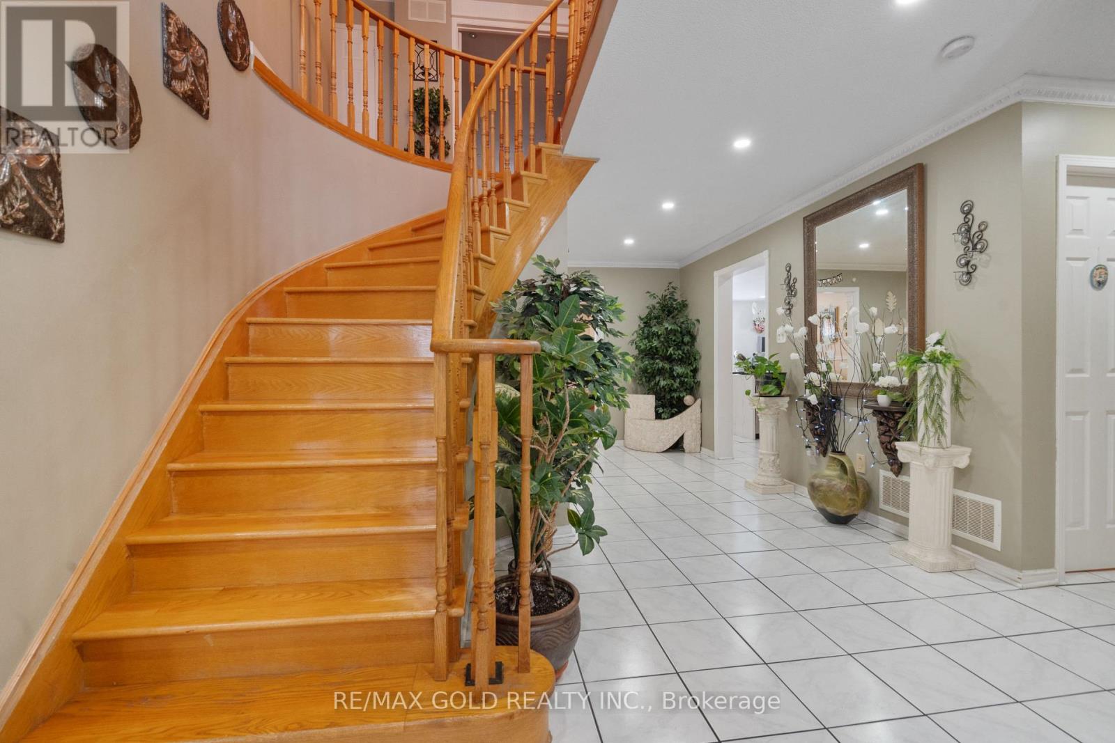 Property at 74 POLLARD CRESCENT N image 5