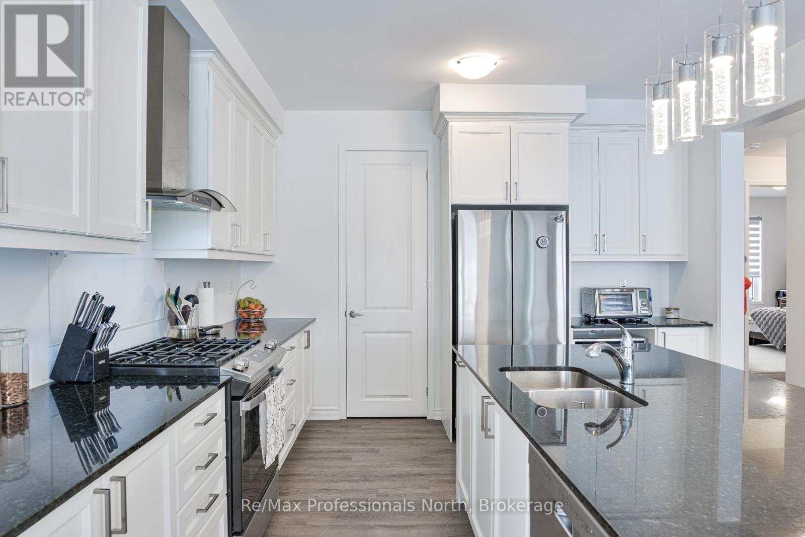 35 Dyer Crescent, Bracebridge, Ontario  P1L 0N4 - Photo 4 - X11947703