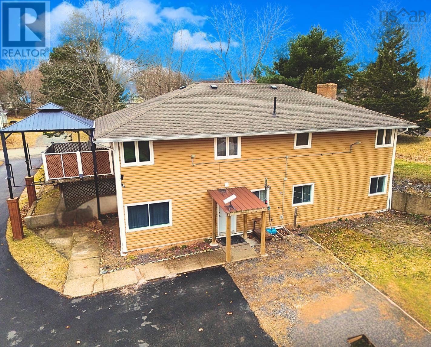 128 Oakdene Avenue, Kentville, Nova Scotia  B4N 2C1 - Photo 2 - 202502684