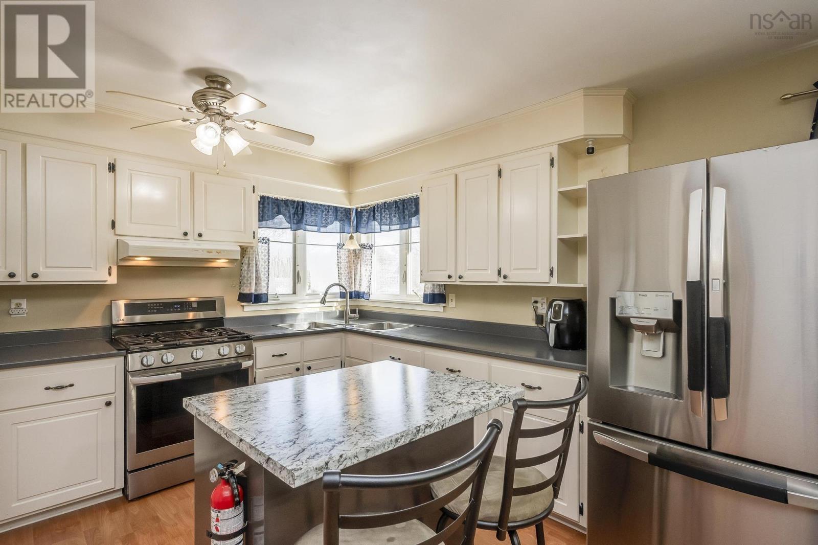 128 Oakdene Avenue, Kentville, Nova Scotia  B4N 2C1 - Photo 4 - 202502684