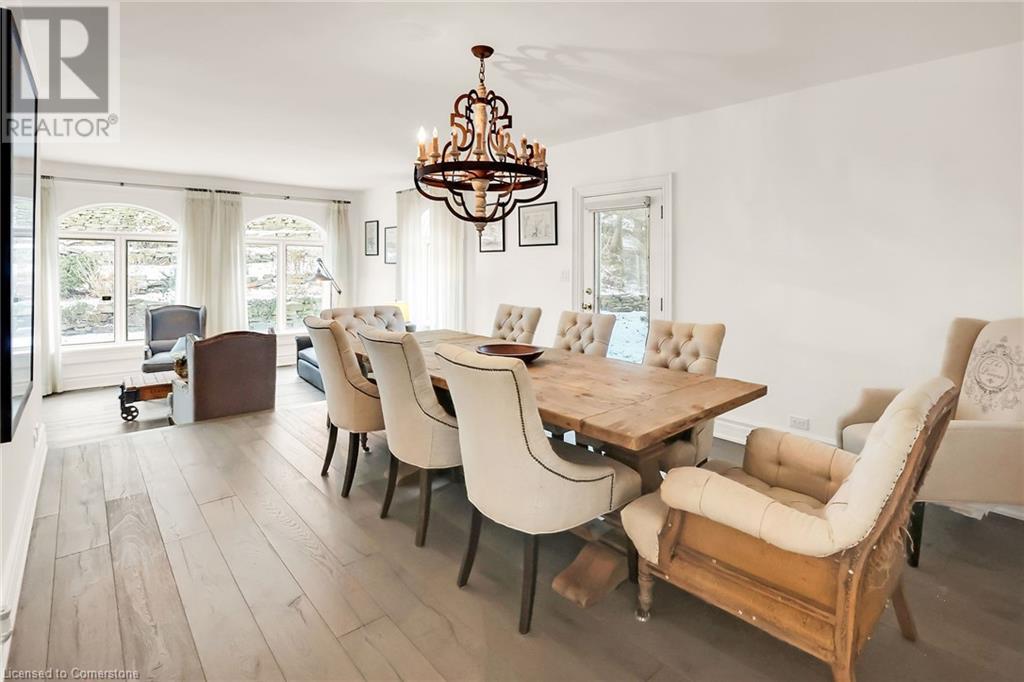 Property at 129 MAIN Street W image 3