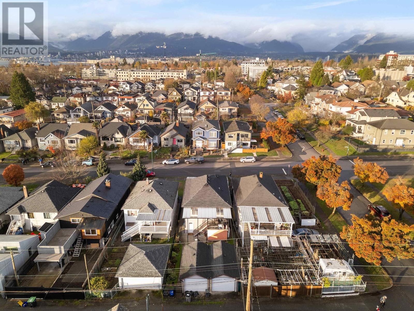 Listing Picture 22 of 23 : 2590 E GEORGIA STREET, Vancouver / 溫哥華 - 魯藝地產 Yvonne Lu Group - MLS Medallion Club Member