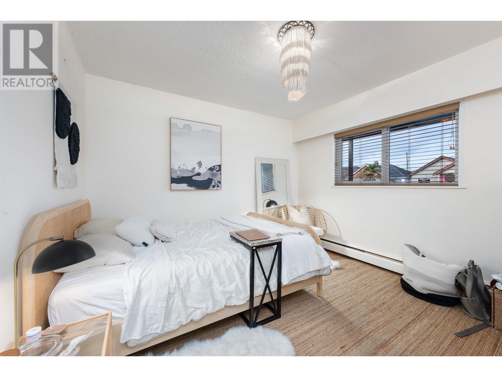 Listing Picture 7 of 23 : 2590 E GEORGIA STREET, Vancouver / 溫哥華 - 魯藝地產 Yvonne Lu Group - MLS Medallion Club Member