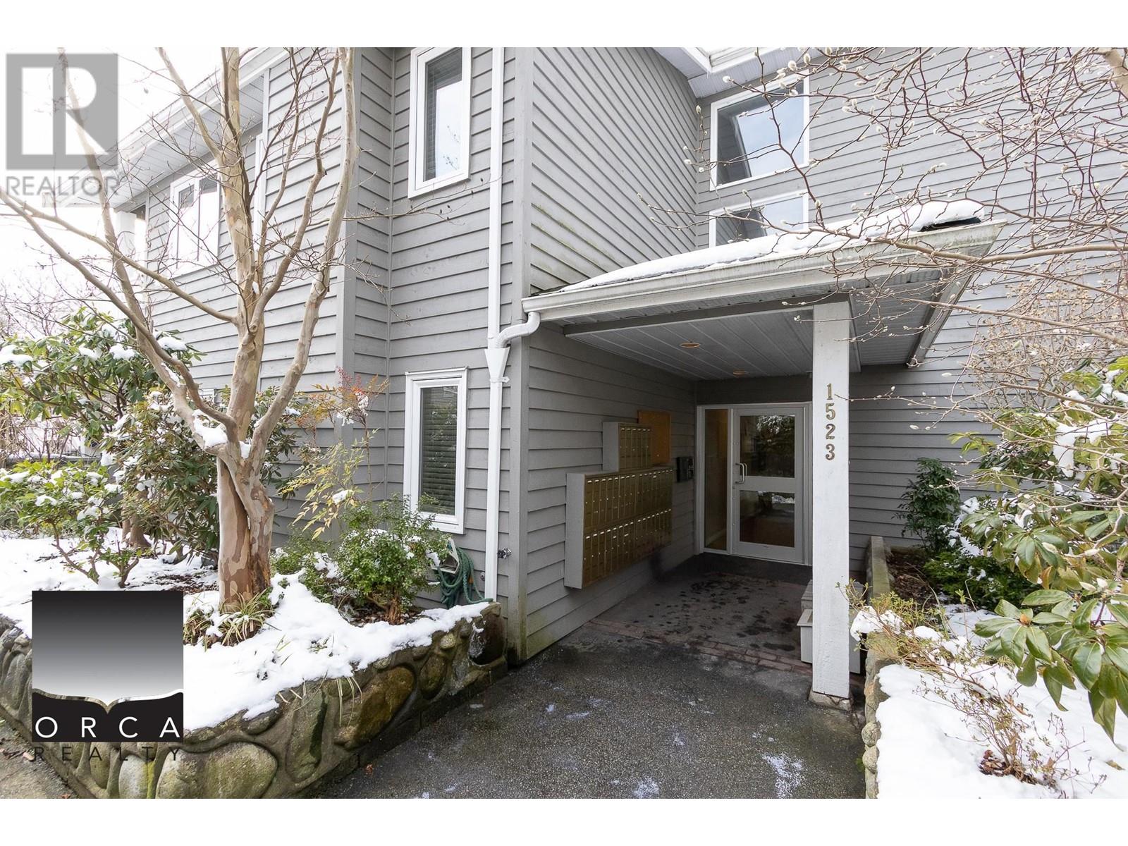203 1523 Bowser Avenue, North Vancouver, British Columbia  V7P 2Y4 - Photo 1 - R2965627