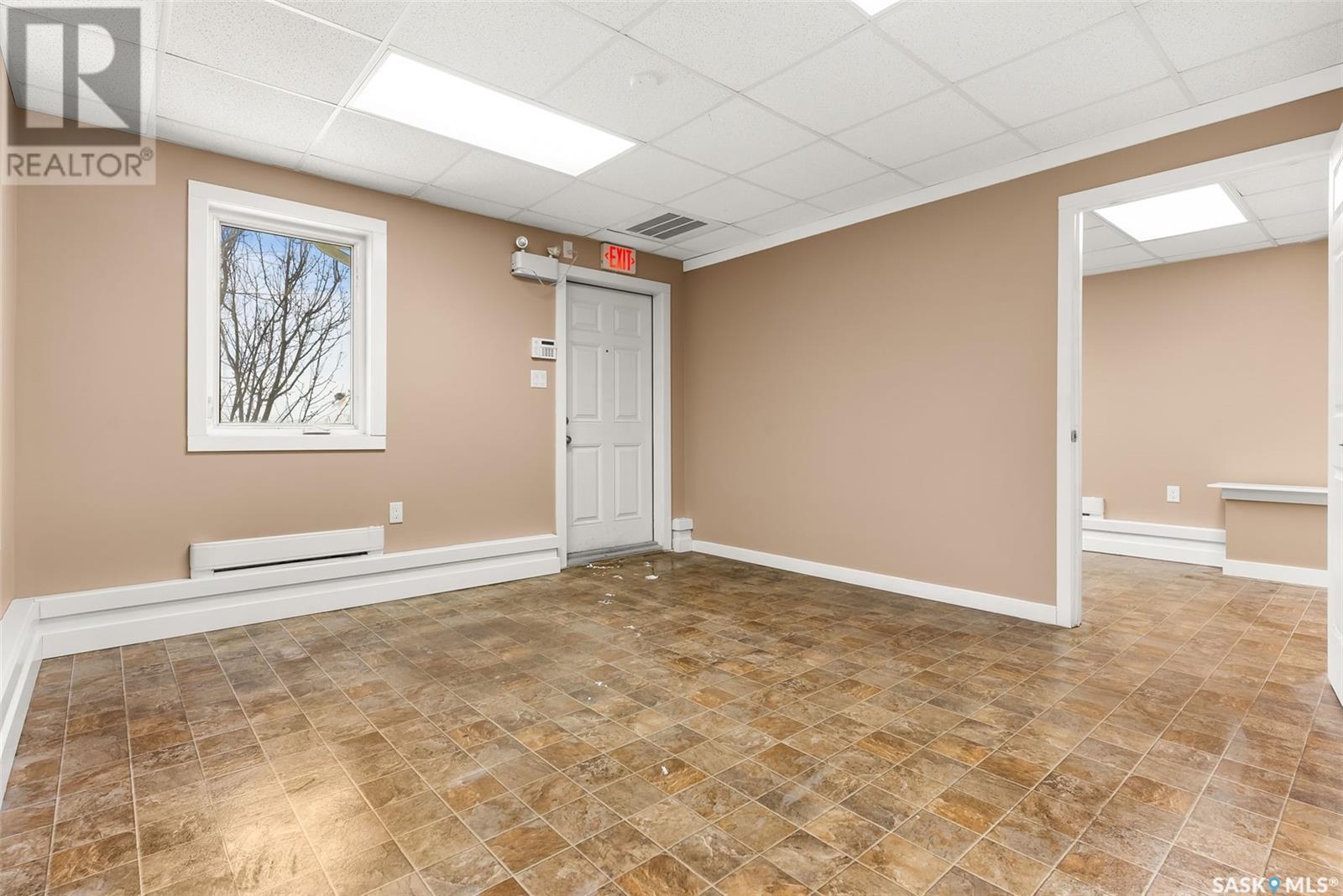 718 Dewdney Avenue, Regina, Saskatchewan  S4N 0G4 - Photo 3 - SK995701