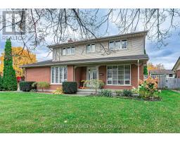 208 LAMORE CRESCENT, Strathroy-Caradoc, Ontario