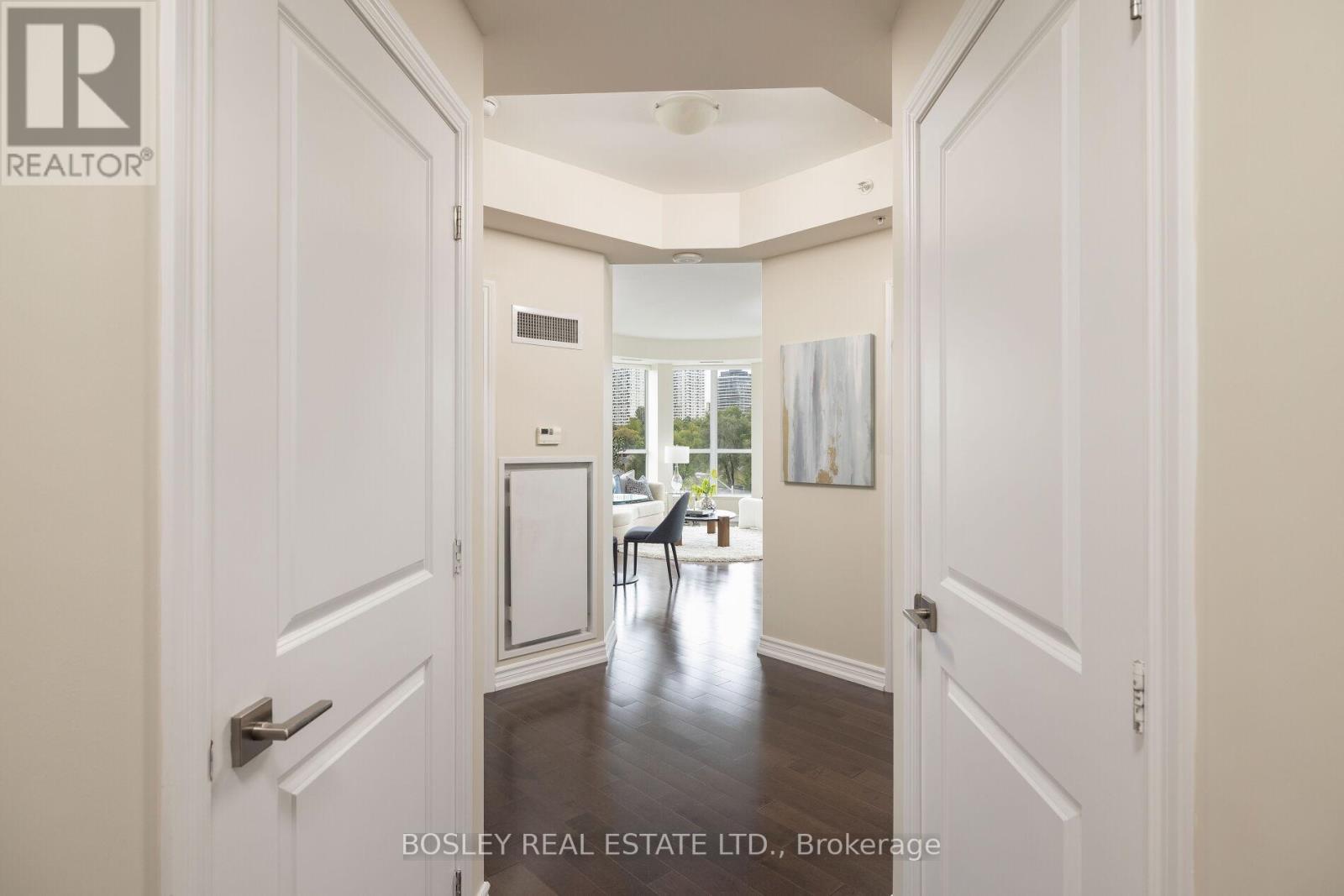 Property at 412 - 23 GLEBE ROAD W image 3