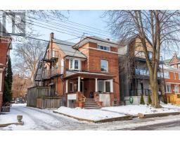 110 WALMER ROAD, Toronto, Ontario