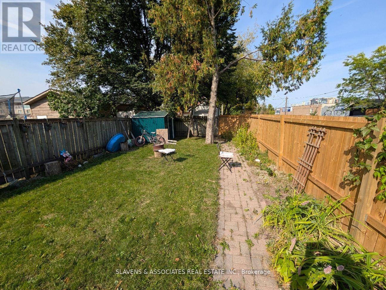 2398 Gerrard Street E, Toronto, Ontario  M4E 2E1 - Photo 8 - E11967184