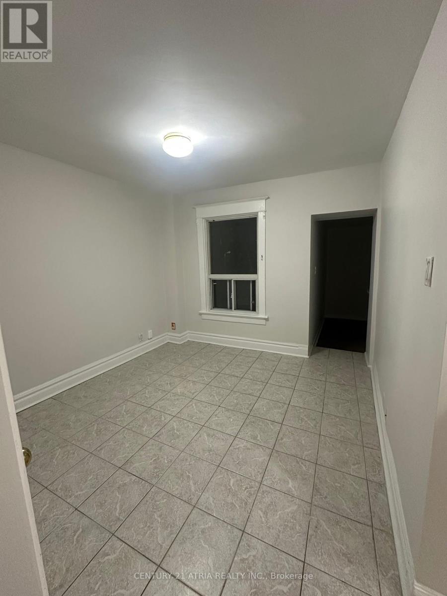 Upper - 218 Keele Street, Toronto (High Park North), Ontario  M6P 2K2 - Photo 2 - W11967239