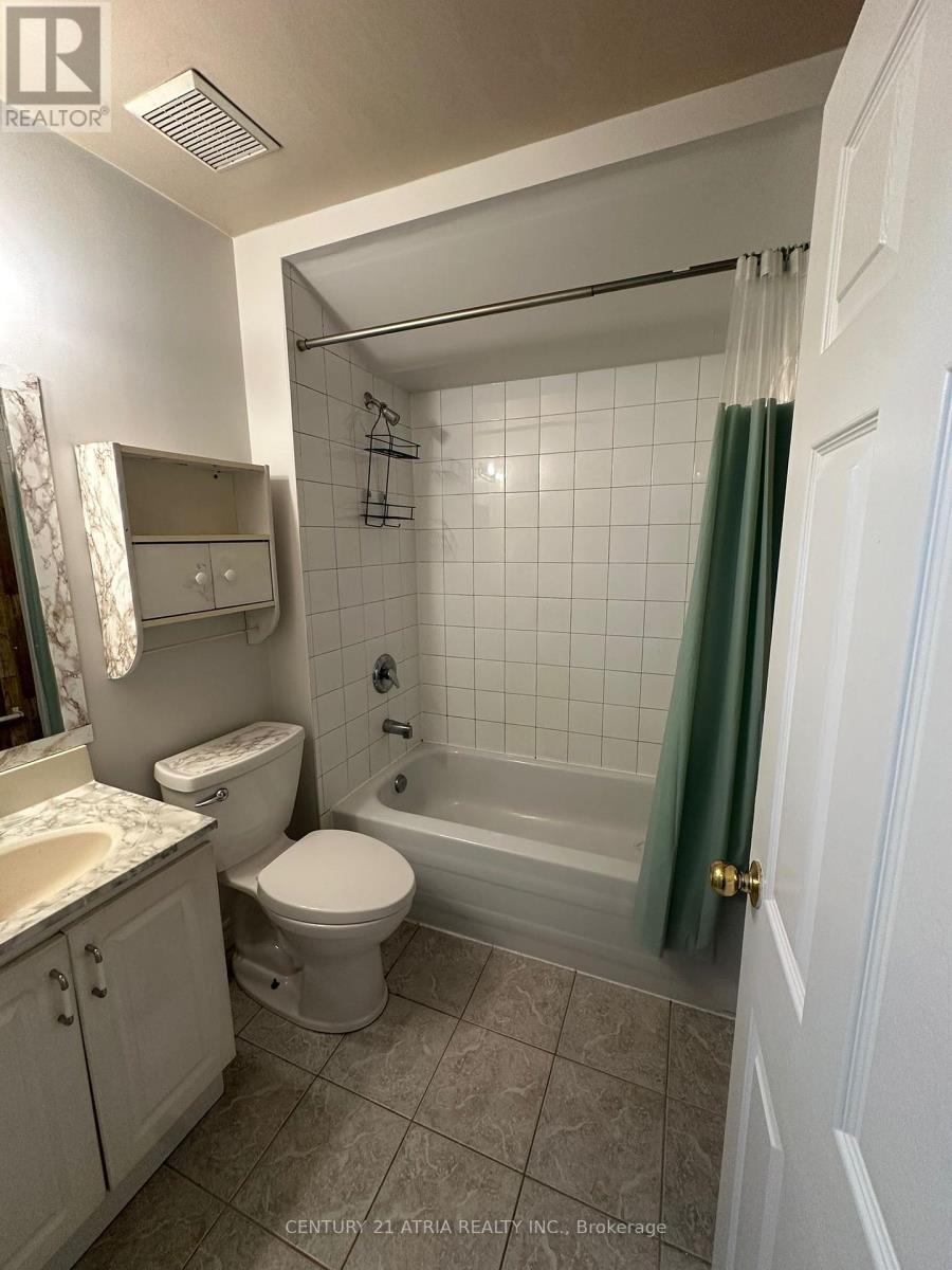 Upper - 218 Keele Street, Toronto (High Park North), Ontario  M6P 2K2 - Photo 3 - W11967239