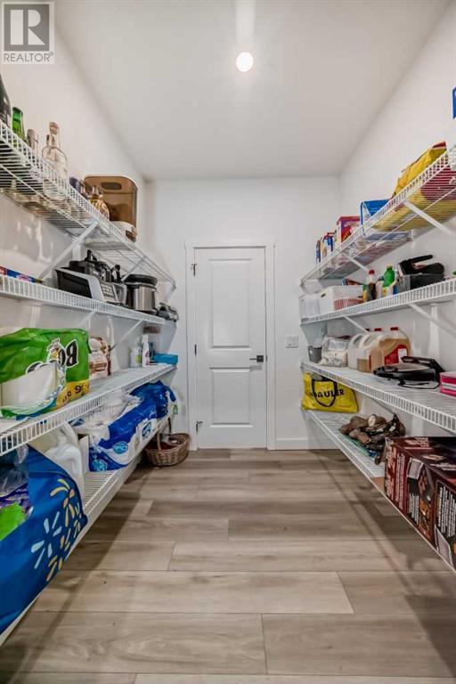 Property at 40 walcrest Row SE image 5