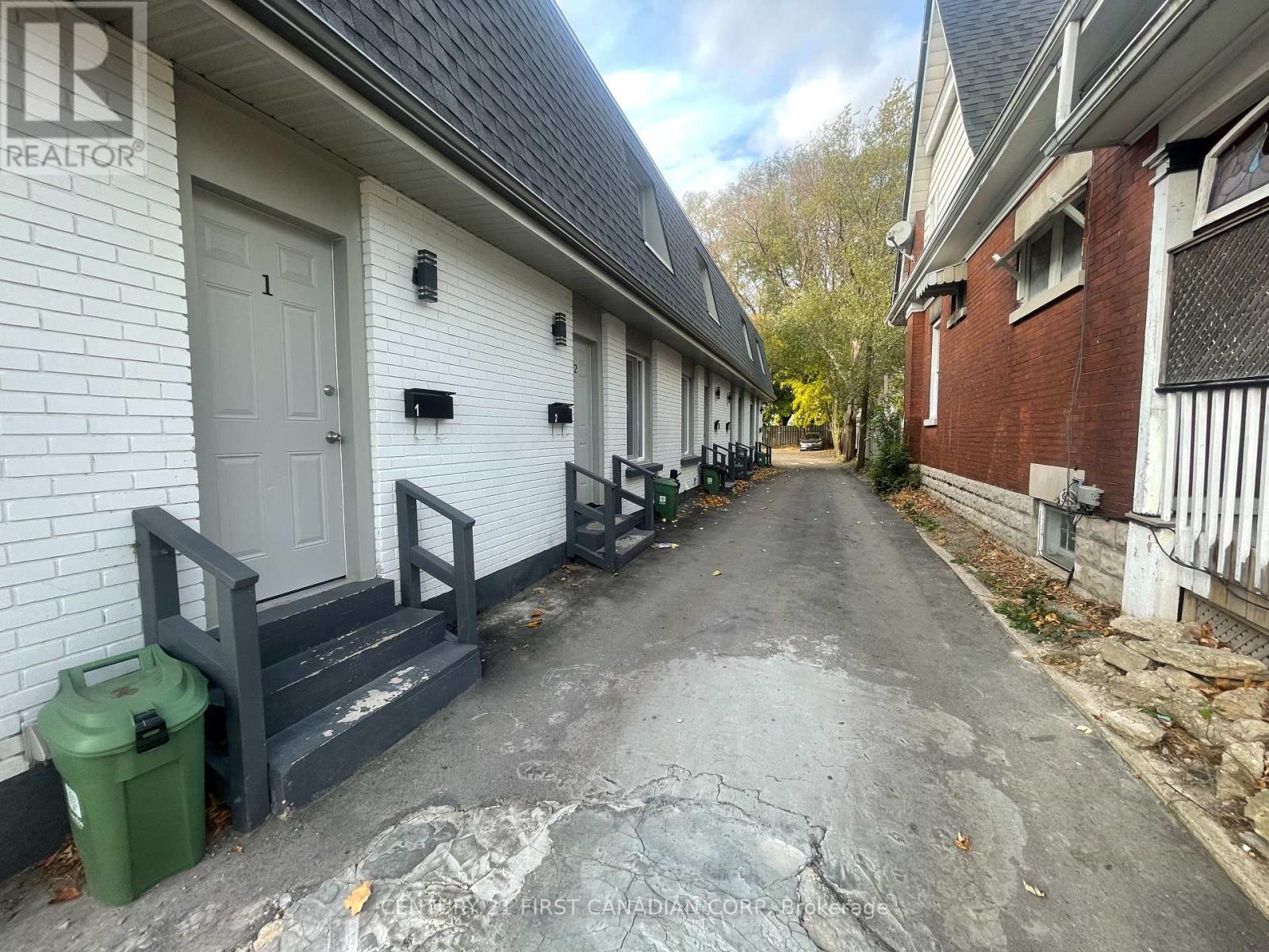 2 - 292 SIMCOE STREET, London, Ontario
