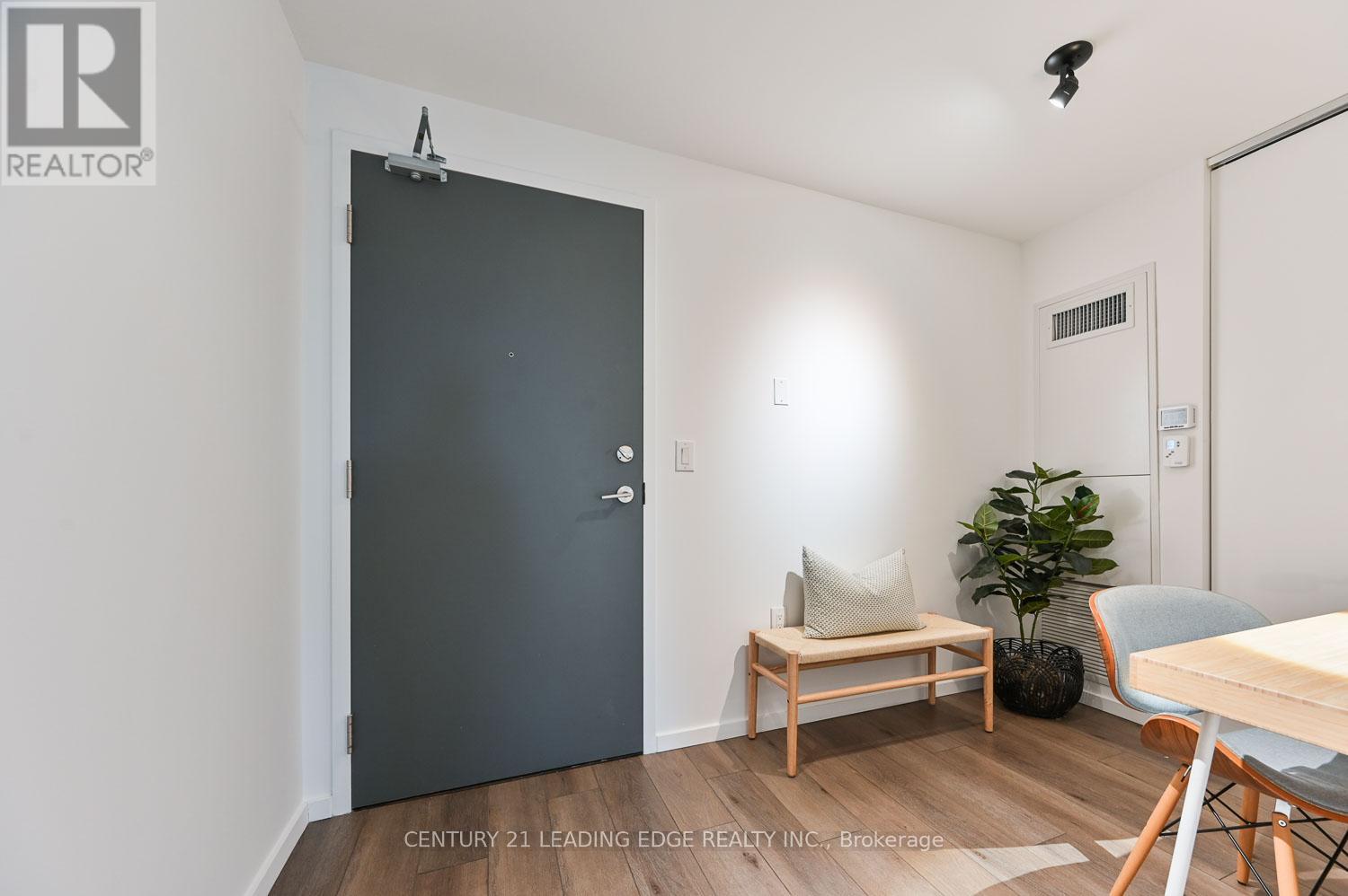 610 - 21 Lawren Harris Square, Toronto (Waterfront Communities), Ontario  M5A 0T4 - Photo 8 - C11967404