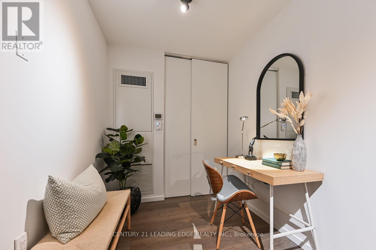 610 - 21 Lawren Harris Square, Toronto (Waterfront Communities), Ontario  M5A 0T4 - Photo 9 - C11967404